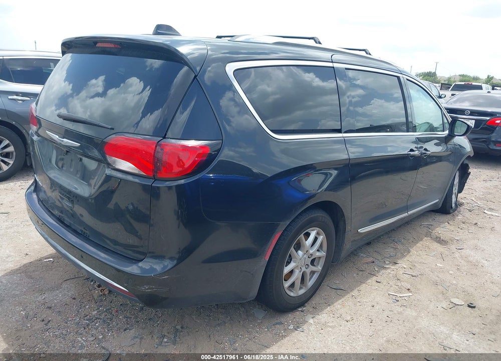 2020 CHRYSLER PACIFICA TOURING L VIN: 2C4RC1BG6LR173126