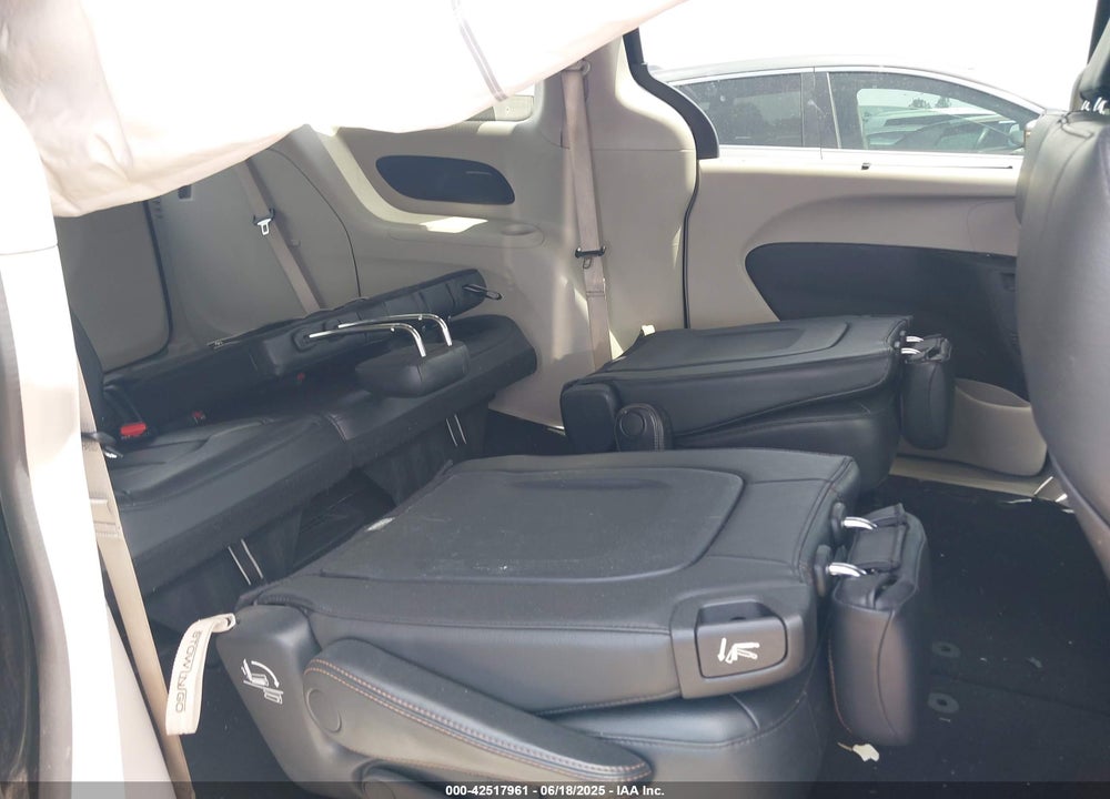 2020 CHRYSLER PACIFICA TOURING L VIN: 2C4RC1BG6LR173126