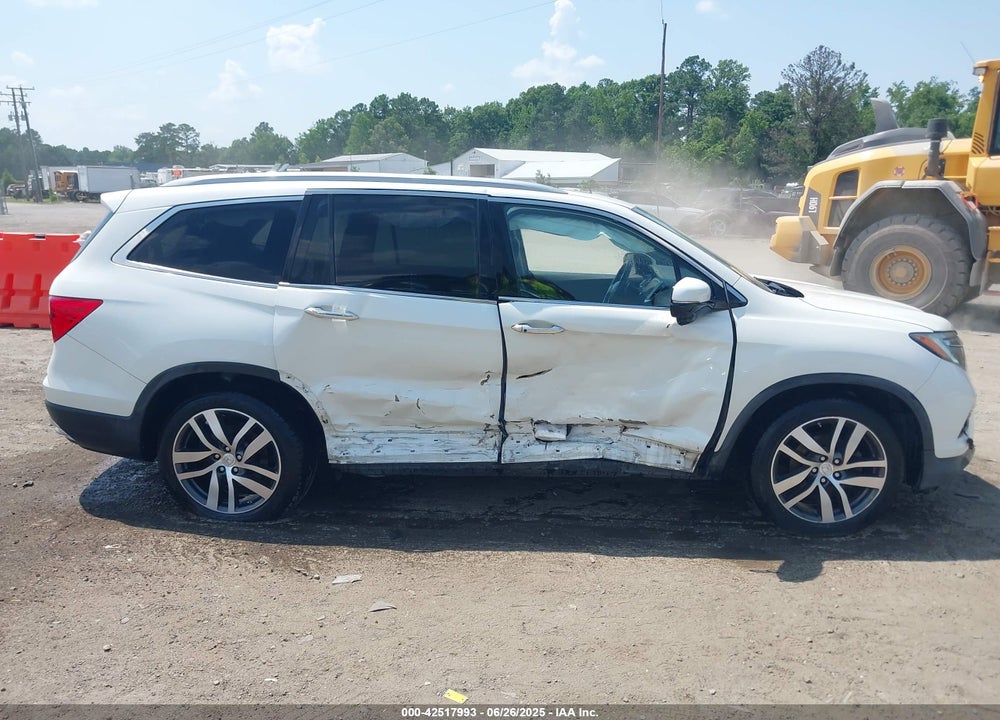 2017 HONDA PILOT VIN: 5FNYF6H93HB030016