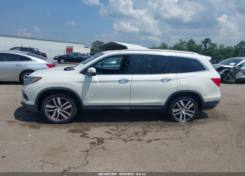 2017 HONDA PILOT VIN: 5FNYF6H93HB030016