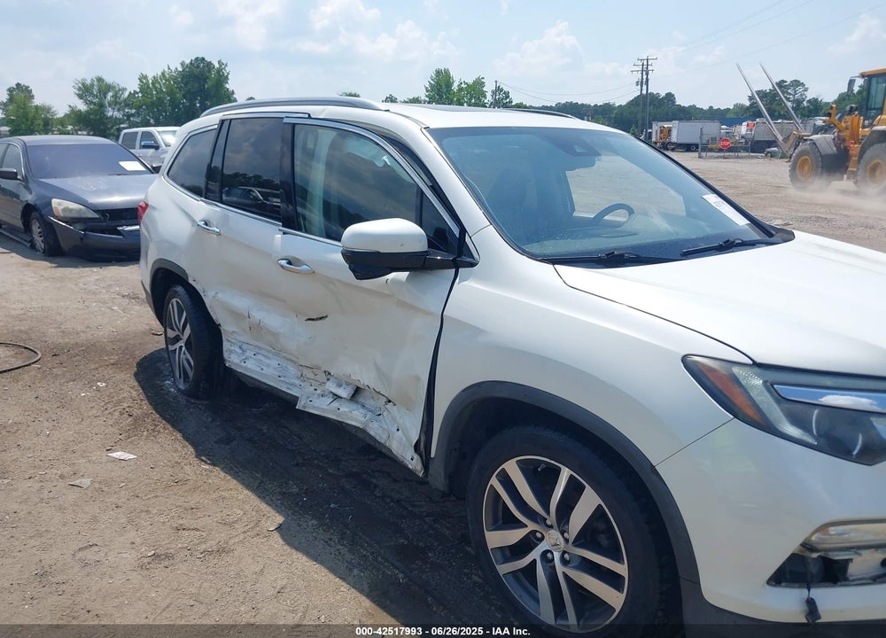 2017 HONDA PILOT VIN: 5FNYF6H93HB030016
