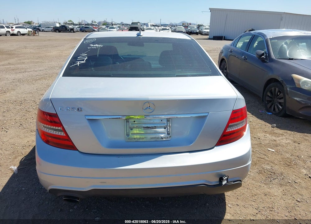 2014 MERCEDES-BENZ C CLASS VIN: WDDGF4HB1EA933861