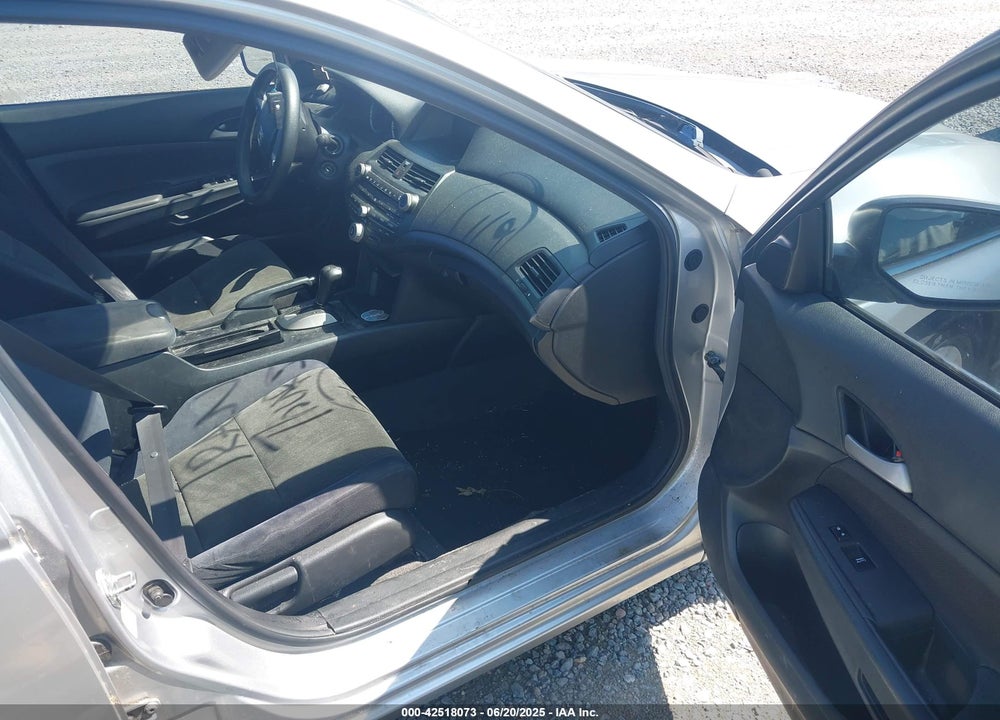 2009 HONDA ACCORD VIN: 1HGCP26409A084621