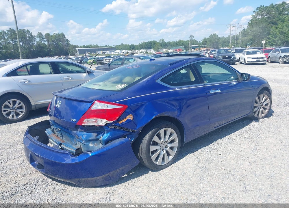 2010 HONDA ACCORD VIN: 1HGCS2B82AA006174