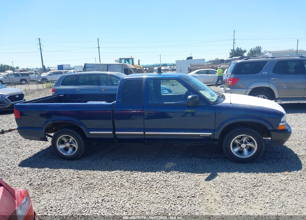 2001 CHEVROLET S-10 VIN: 1GCCS195518132380
