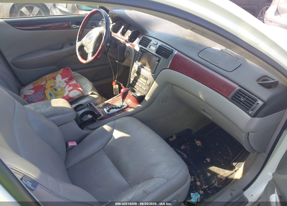 2004 LEXUS ES 330 VIN: JTHBA30G945034272