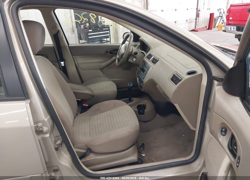 2007 FORD FOCUS VIN: 1FAHP34N37W260153
