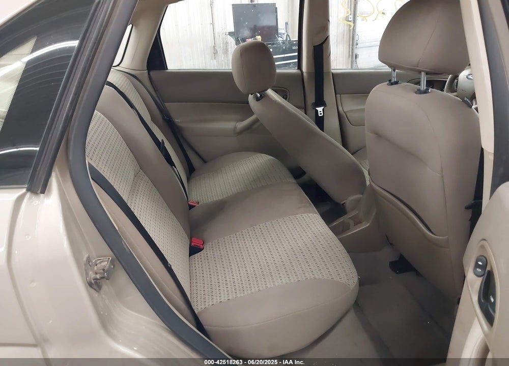 2007 FORD FOCUS VIN: 1FAHP34N37W260153