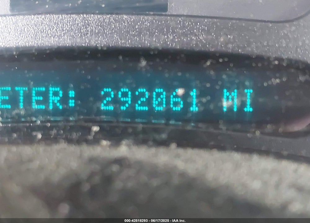 2005 CHEVROLET TAHOE LT VIN: 1GNEK13T65J160906