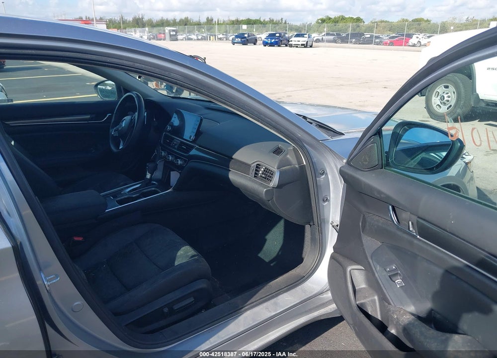 2022 HONDA ACCORD VIN: 1HGCV1F43NA007493