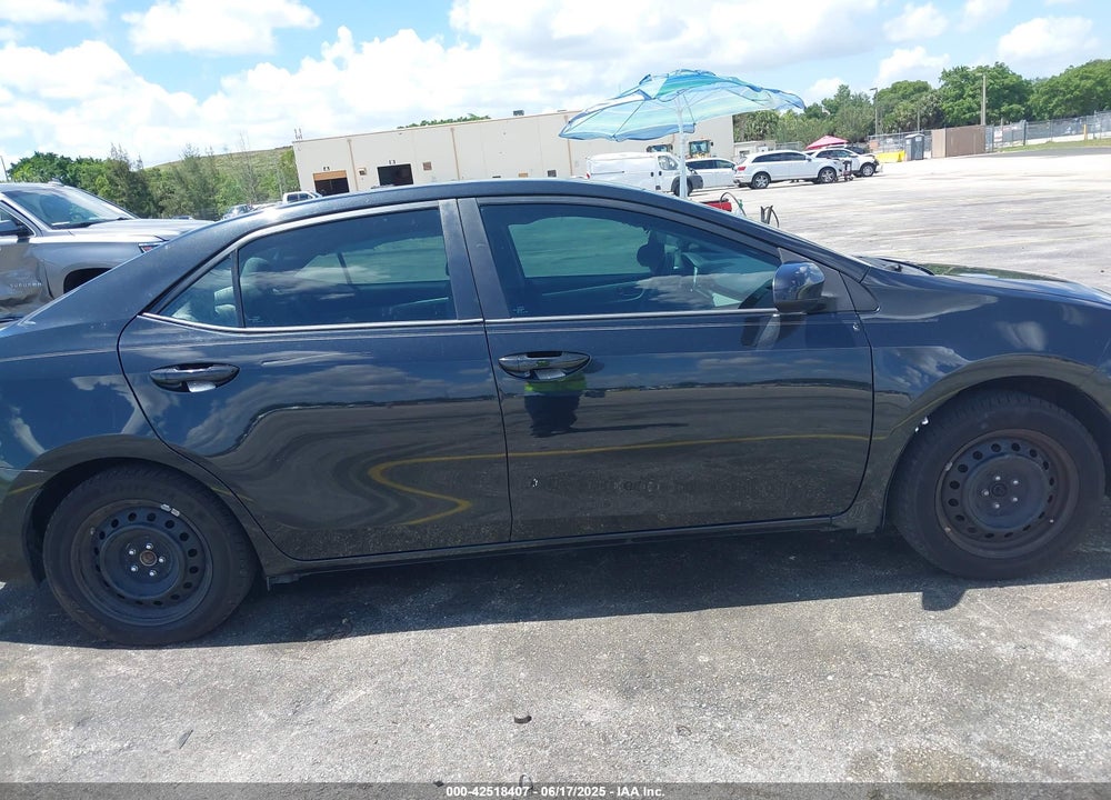 2018 TOYOTA COROLLA LE VIN: 5YFBURHE0JP823312