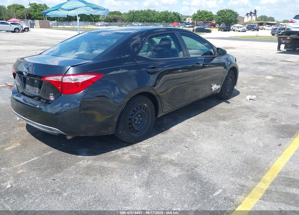 2018 TOYOTA COROLLA LE VIN: 5YFBURHE0JP823312