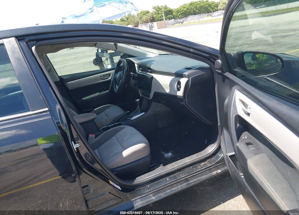 2018 TOYOTA COROLLA LE VIN: 5YFBURHE0JP823312