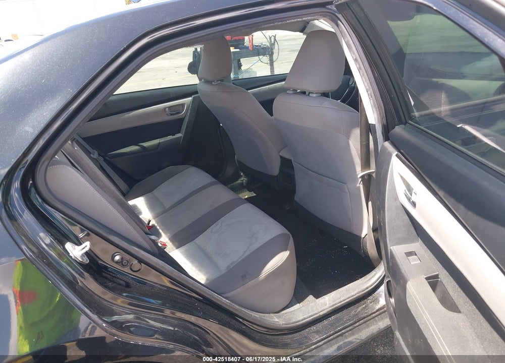 2018 TOYOTA COROLLA LE VIN: 5YFBURHE0JP823312