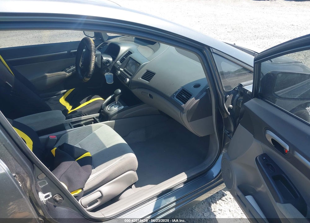 2011 HONDA CIVIC VIN: 19XFA1F80BE015652