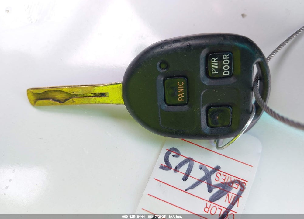 2008 LEXUS RX VIN: 2T2HK31U08C084172