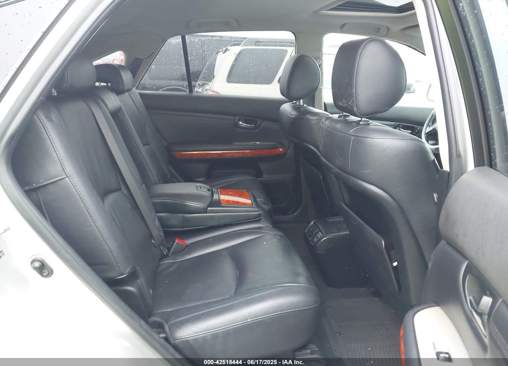 2008 LEXUS RX VIN: 2T2HK31U08C084172