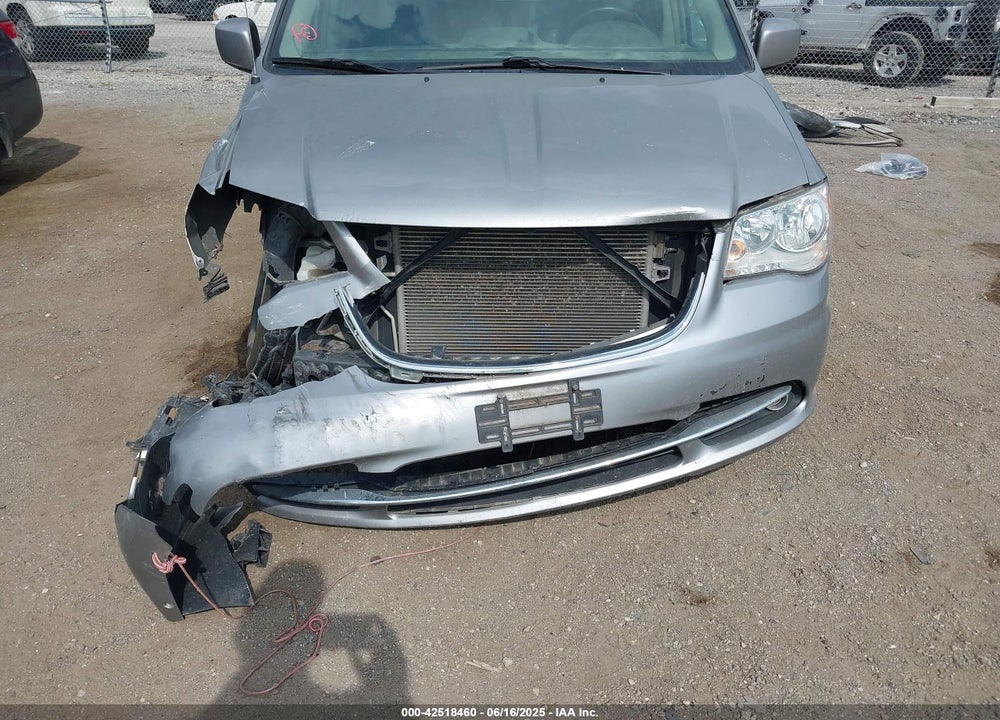 2016 CHRYSLER TOWN & COUNTRY VIN: 2C4RC1BGXGR245628