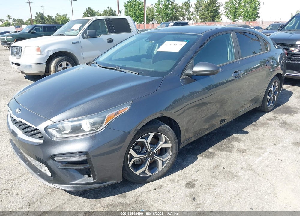 2019 KIA FORTE LXS VIN: 3KPF24AD7KE090139