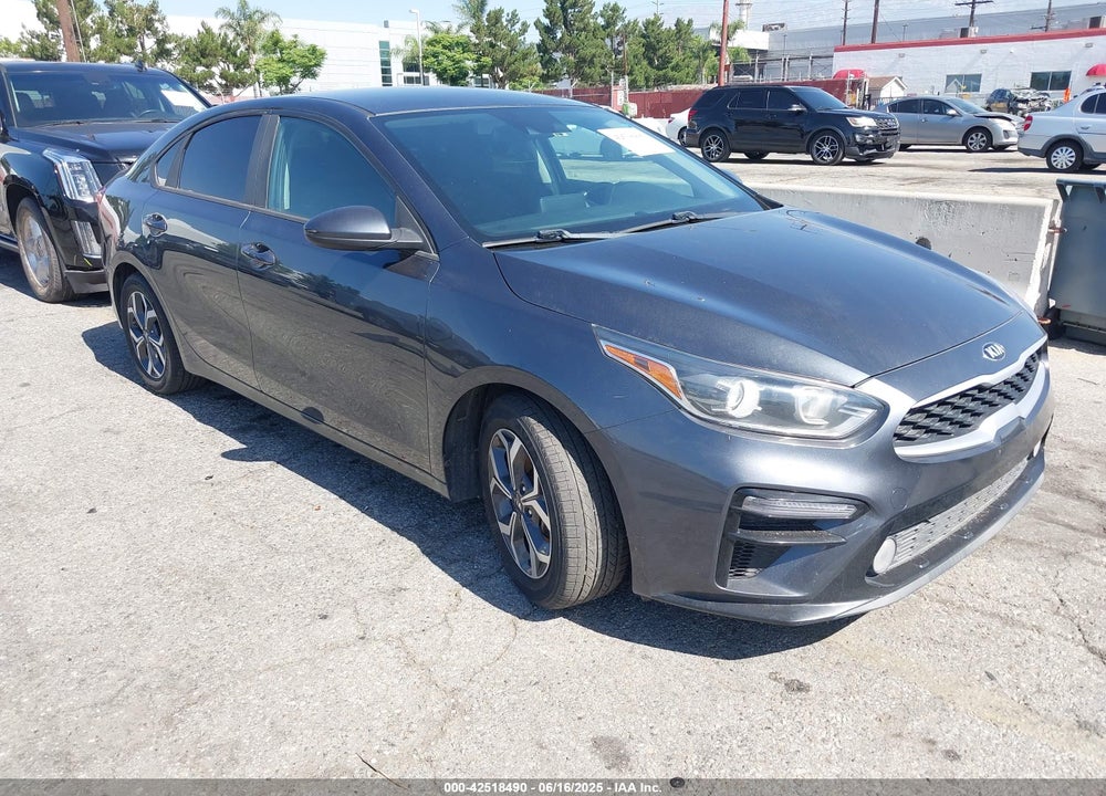 2019 KIA FORTE LXS VIN: 3KPF24AD7KE090139