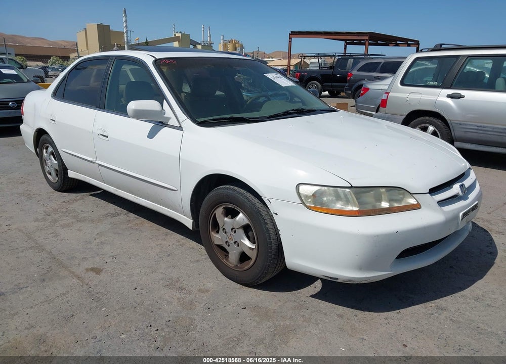 1998 HONDA ACCORD EX VIN: 1HGCG5659WA212571