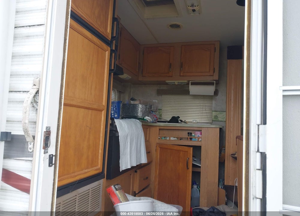 2007 FLEETWOOD PIONEER 24RKS VIN: 1EB1R242072496853