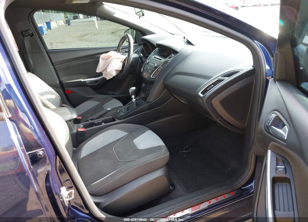 2017 FORD FOCUS ST VIN: 1FADP3L95HL344108
