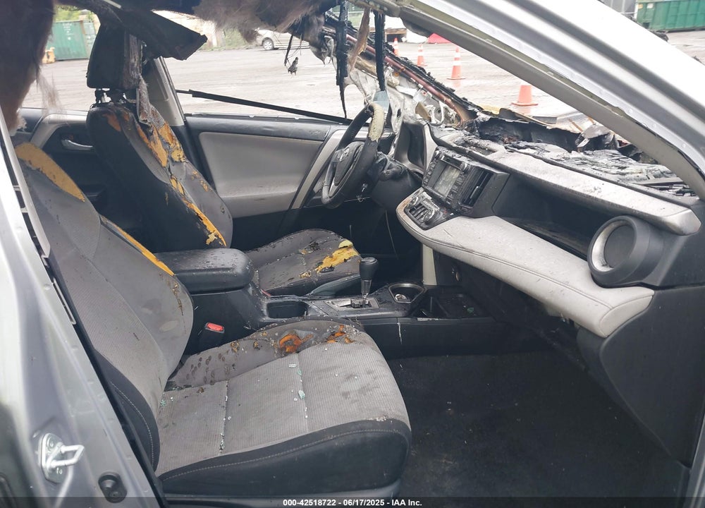 2018 TOYOTA RAV4 VIN: JTMRFREV2JD247464
