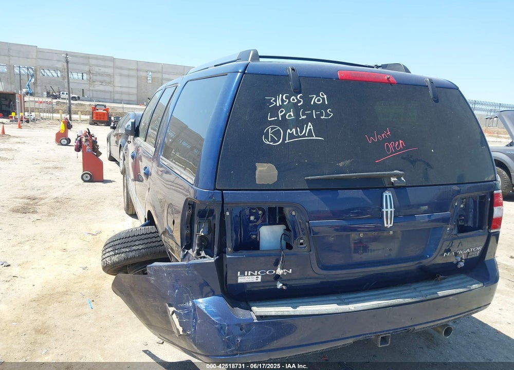 2011 LINCOLN NAVIGATOR VIN: 5LMJJ2H50BEJ04807