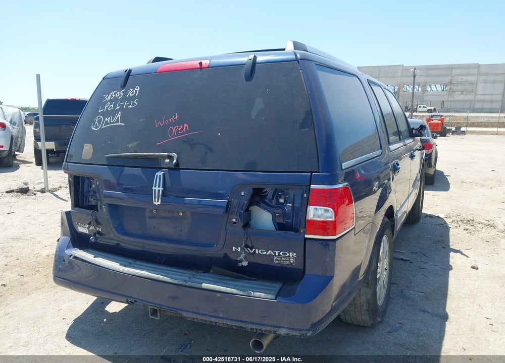 2011 LINCOLN NAVIGATOR VIN: 5LMJJ2H50BEJ04807