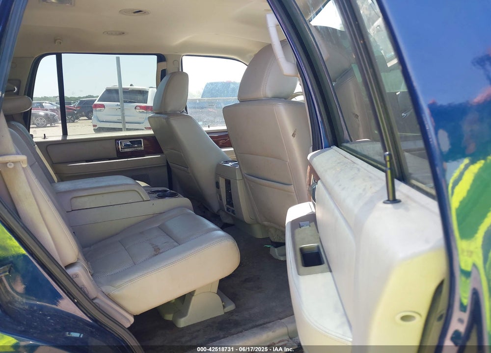 2011 LINCOLN NAVIGATOR VIN: 5LMJJ2H50BEJ04807