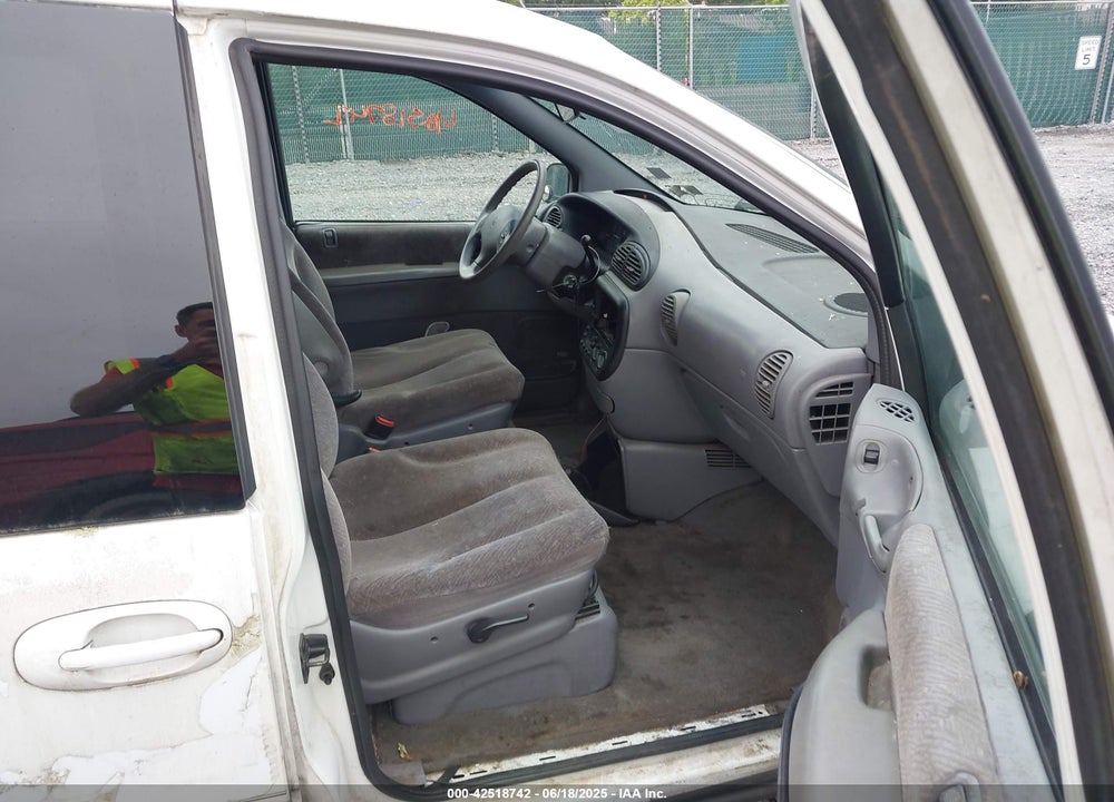 1998 DODGE GRAND CARAVAN ES/LE VIN: 1B4GT54L1WB602522