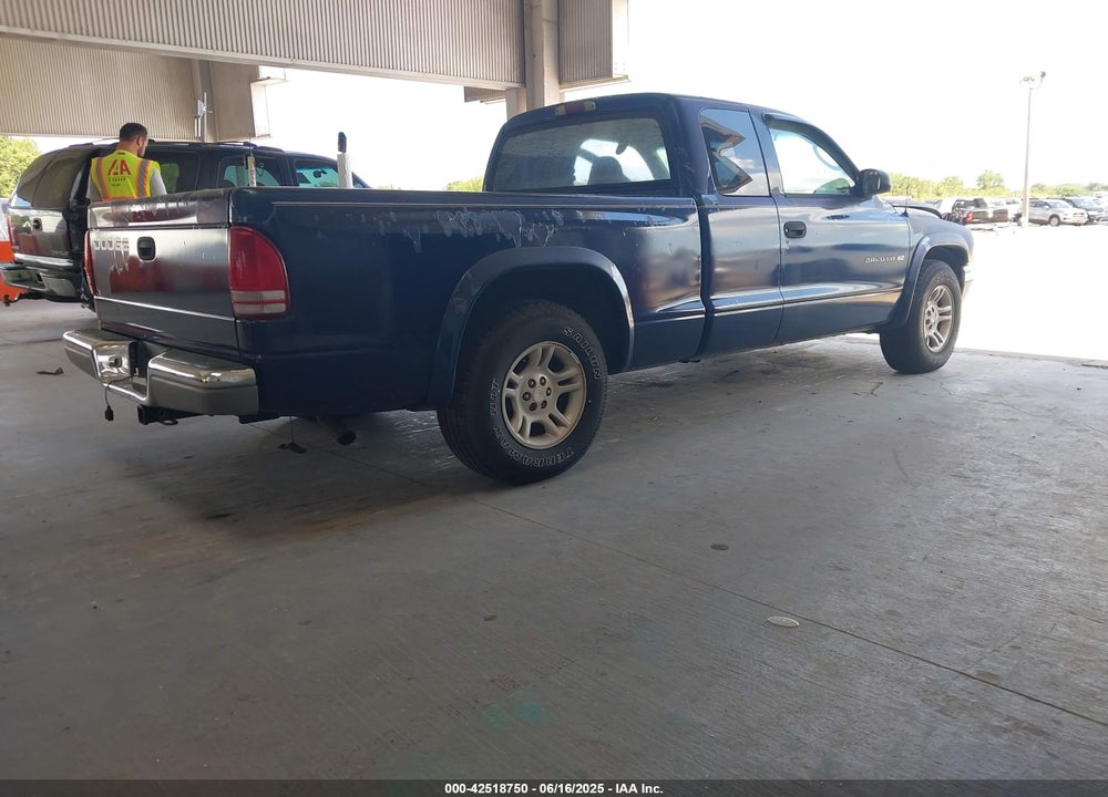 2002 DODGE DAKOTA SLT VIN: 1B7GL42X02S557196