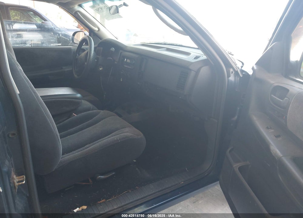 2002 DODGE DAKOTA SLT VIN: 1B7GL42X02S557196
