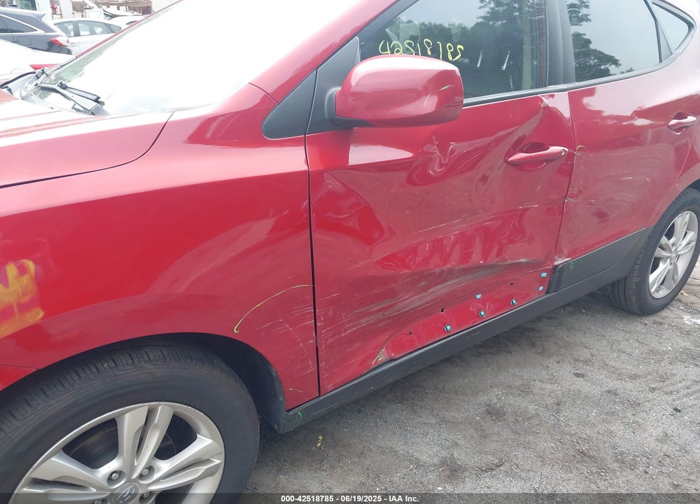 2010 HYUNDAI TUCSON GLS VIN: KM8JU3ACXAU111163