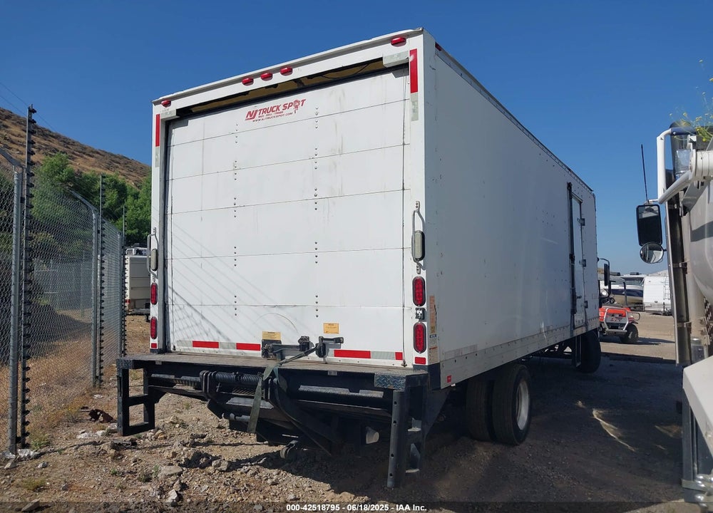 2017 ISUZU NRR DSL REG AT VIN: JALE5W164H7302048