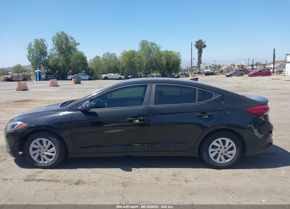 2017 HYUNDAI ELANTRA VIN: KMHD74LF5HU347490