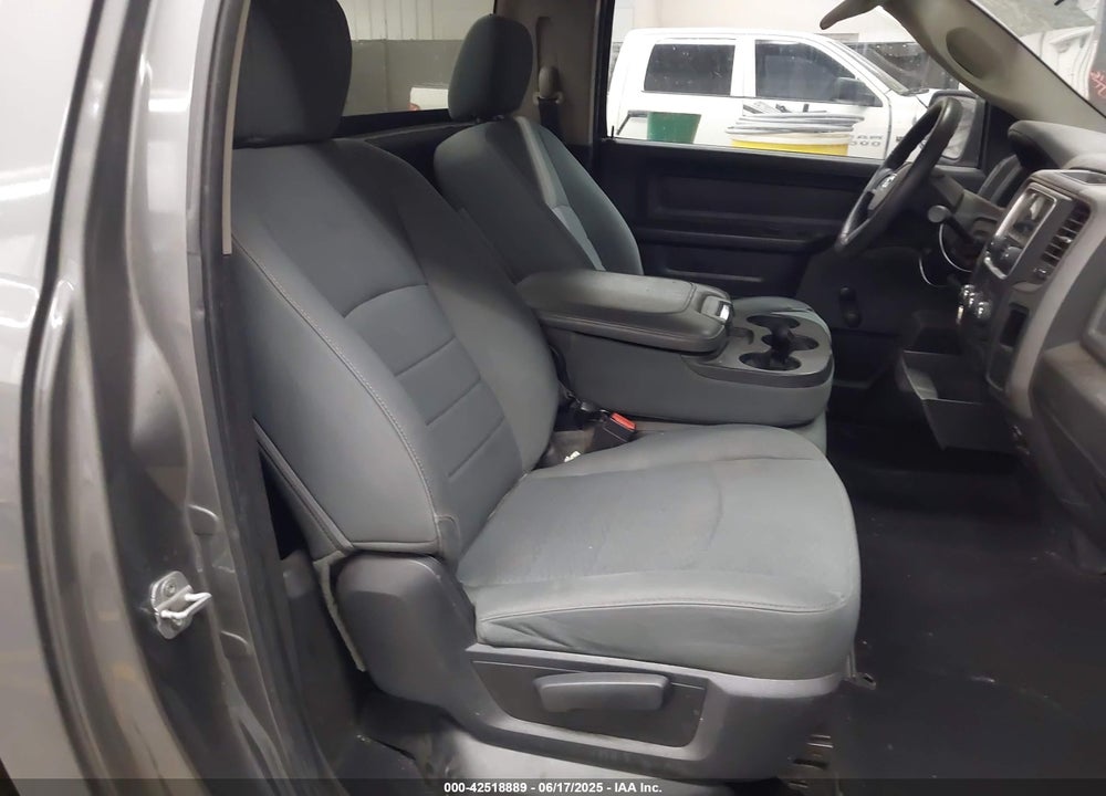 2013 RAM 1500 VIN: 3C6JR6AP5DG533947