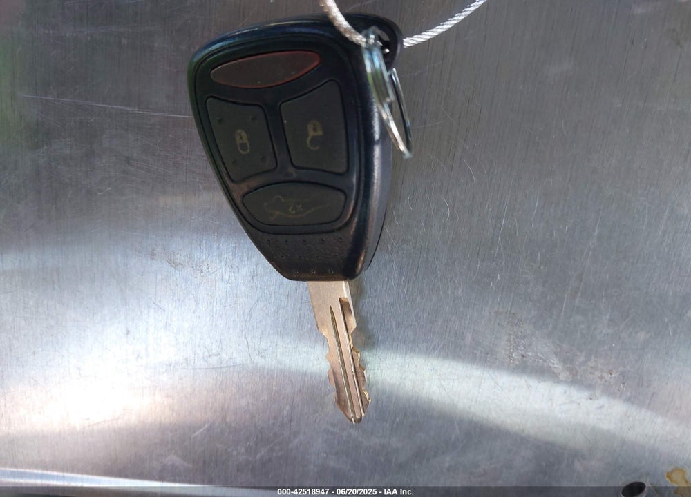 2005 CHRYSLER 300 VIN: 2C3JA43R05H593661