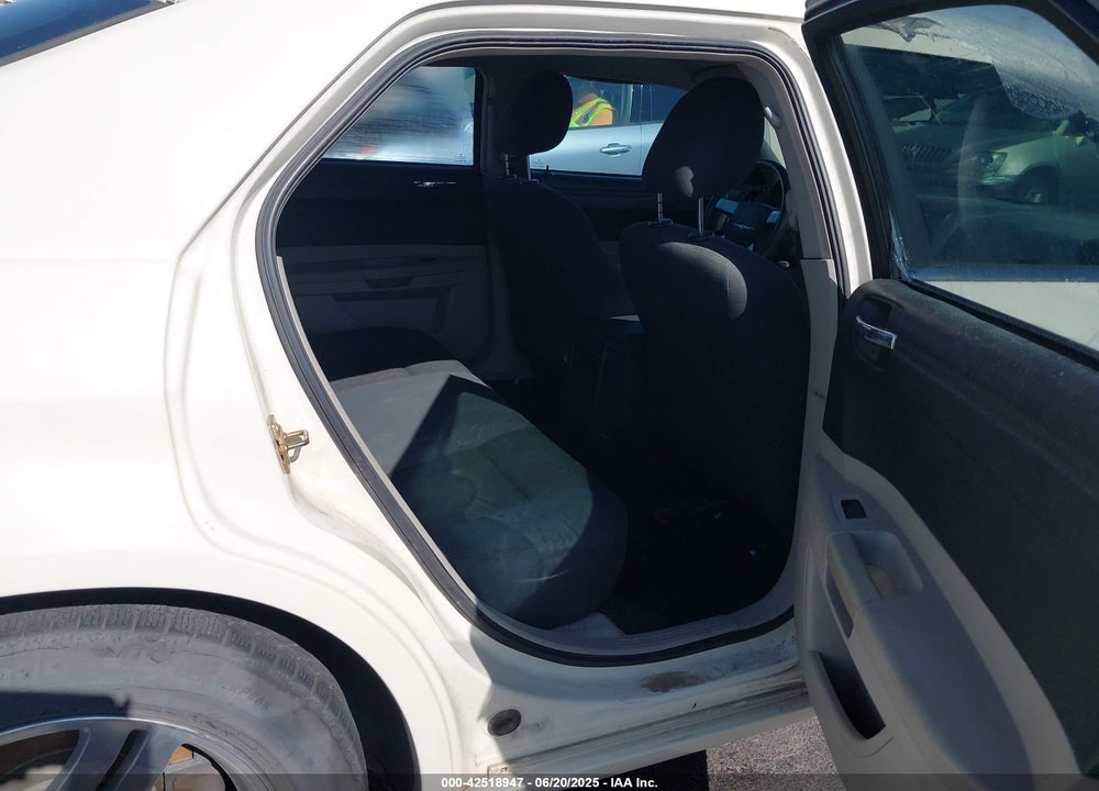 2005 CHRYSLER 300 VIN: 2C3JA43R05H593661
