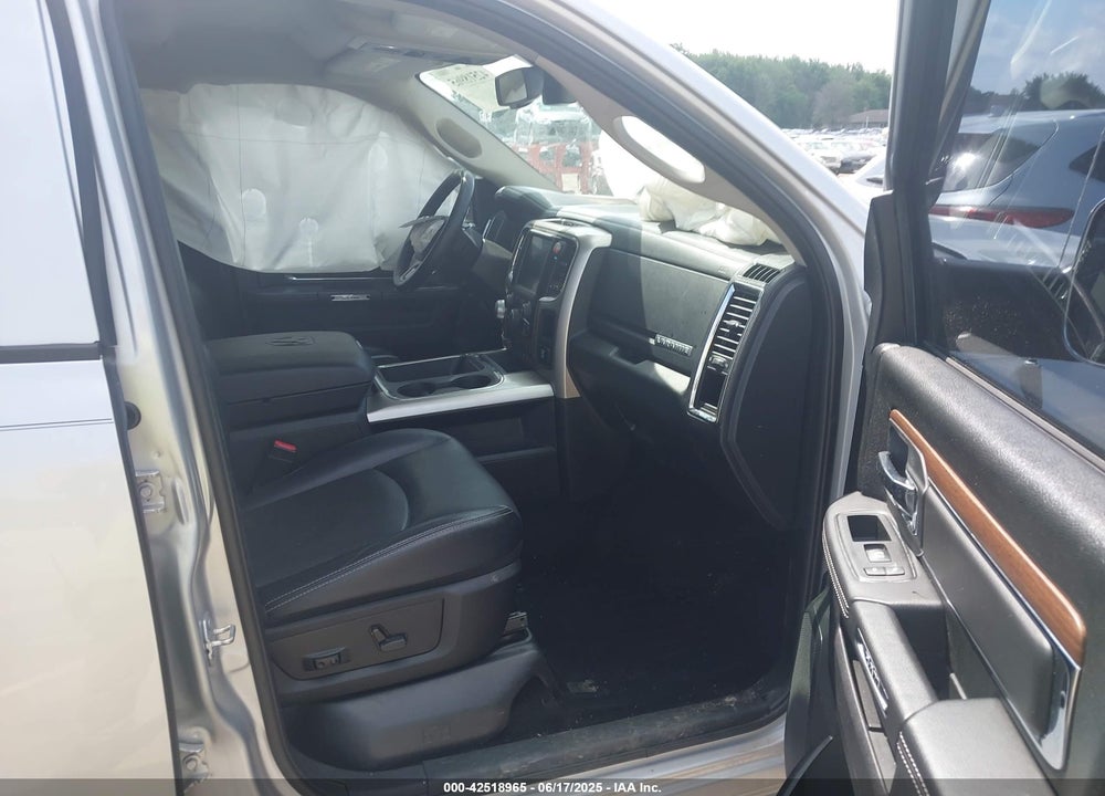 2017 RAM 1500 VIN: 1C6RR7NT3HS612435