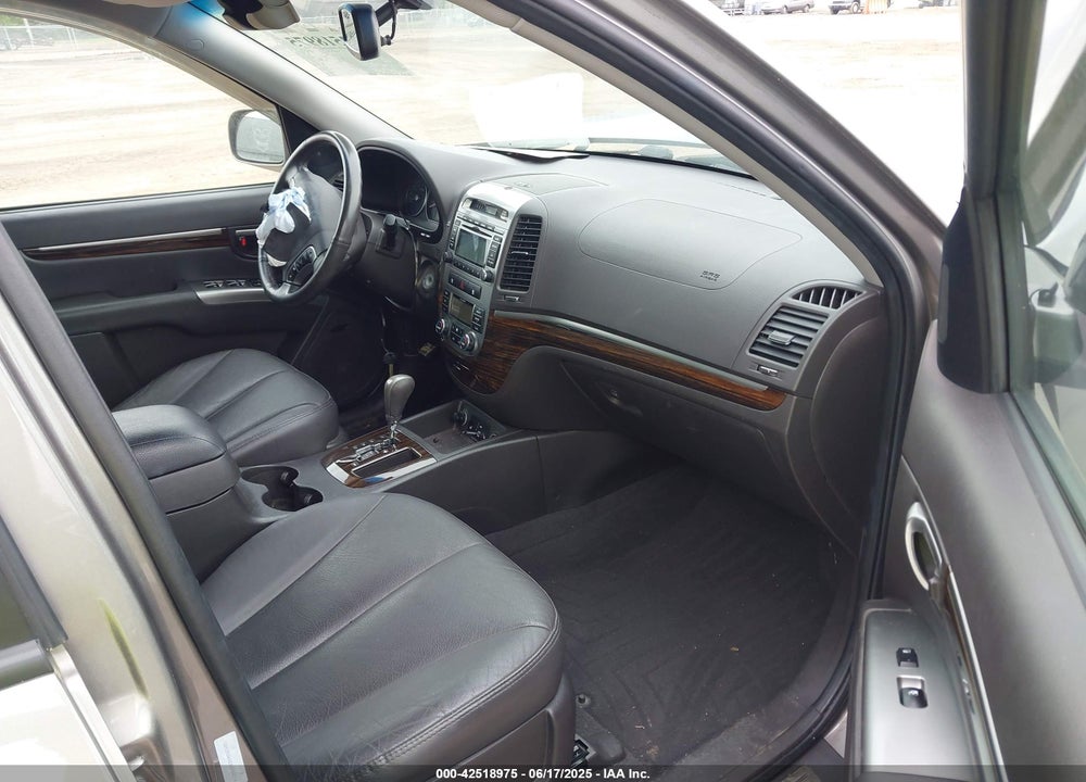 2011 HYUNDAI SANTA FE VIN: 5XYZKDAG5BG034274