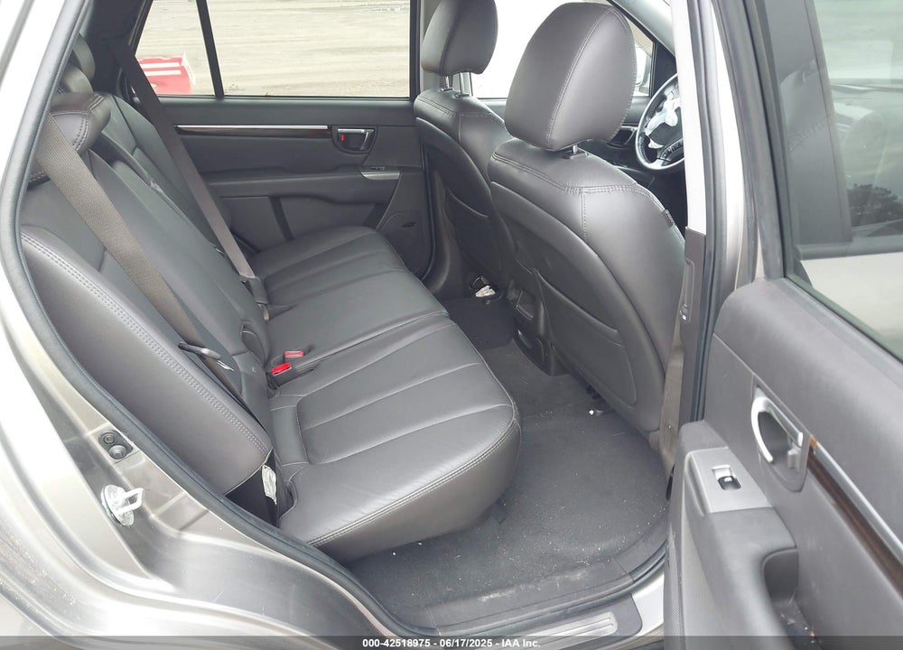 2011 HYUNDAI SANTA FE VIN: 5XYZKDAG5BG034274