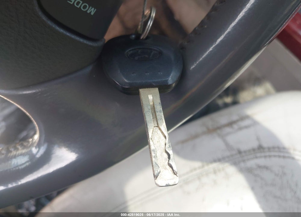 2006 HYUNDAI AZERA LIMITED/SE VIN: KMHFC46F66A098423