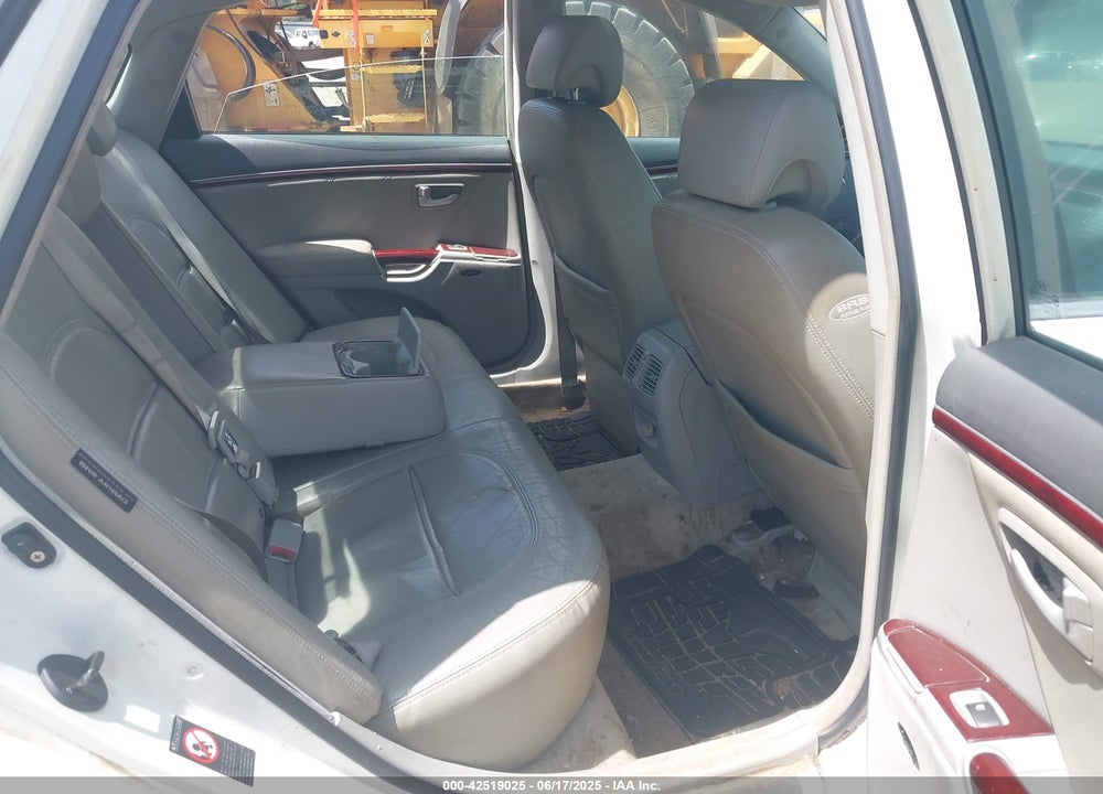 2006 HYUNDAI AZERA LIMITED/SE VIN: KMHFC46F66A098423