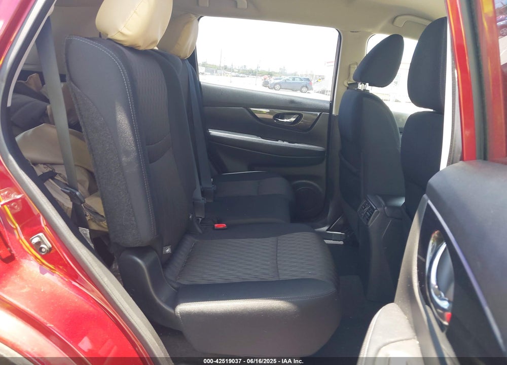 2018 NISSAN ROGUE VIN: 5N1AT2MV0JC714218