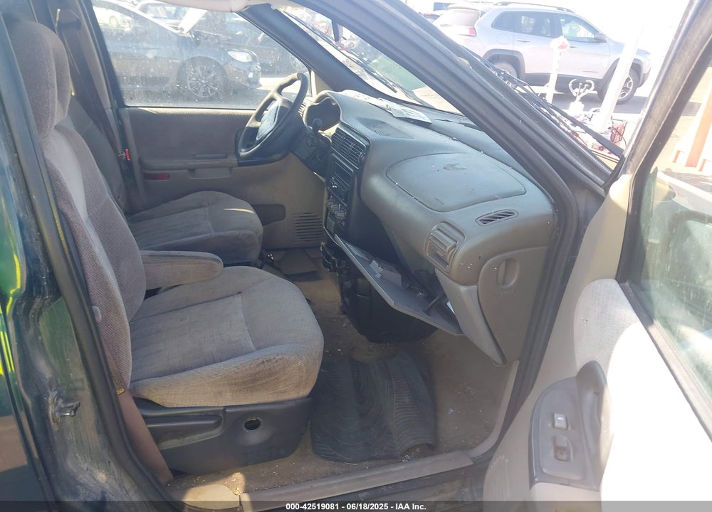 2001 PONTIAC MONTANA N16 W/1SA PKG. VIN: 1GMDU03E11D126662