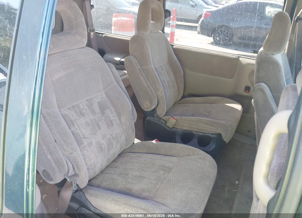 2001 PONTIAC MONTANA N16 W/1SA PKG. VIN: 1GMDU03E11D126662