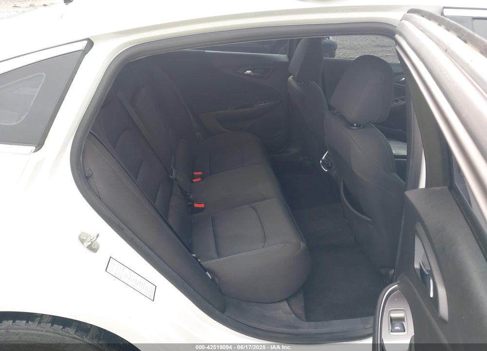 2018 CHEVROLET MALIBU LT VIN: 1G1ZD5ST0JF245162