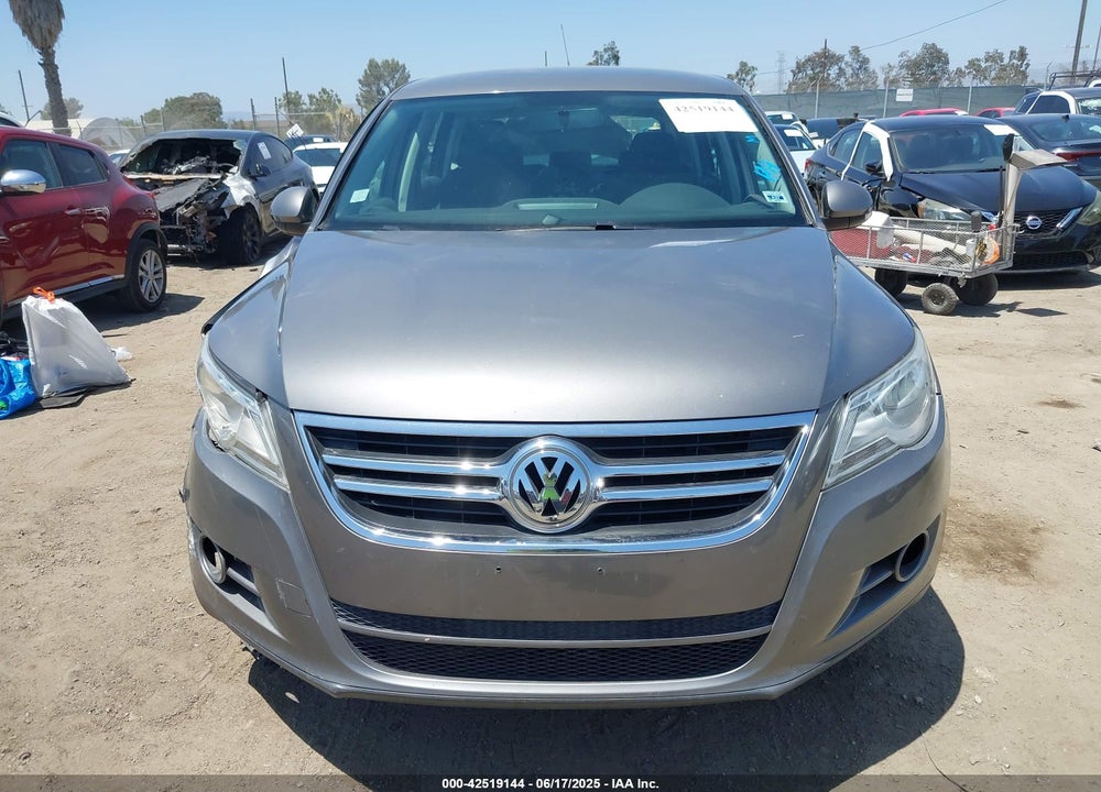 2011 VOLKSWAGEN TIGUAN VIN: WVGBV7AX4BW550263